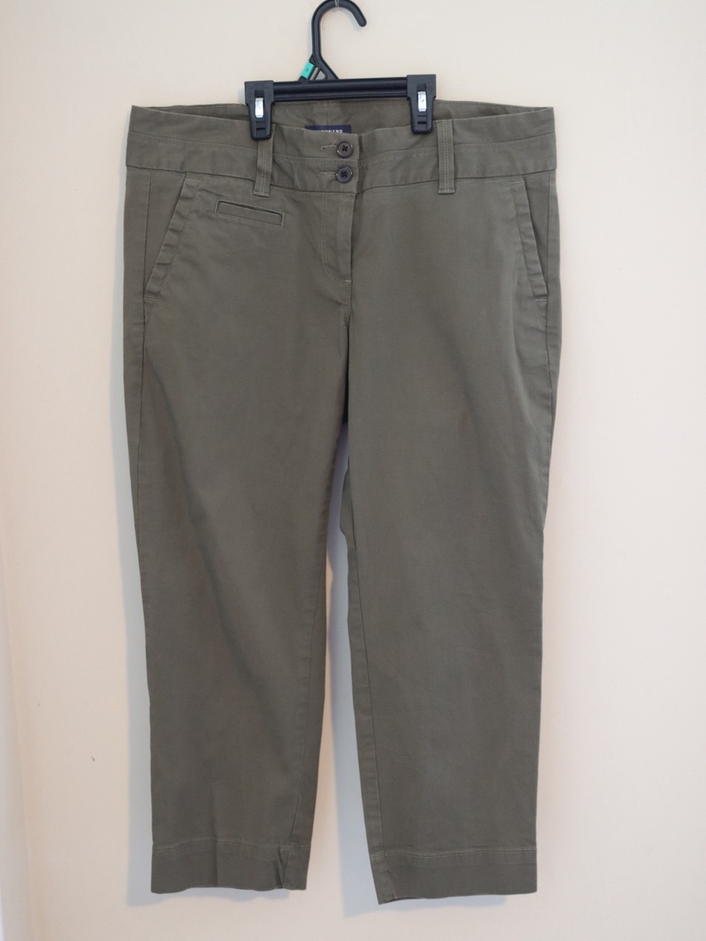 Lands’ End Green Capris